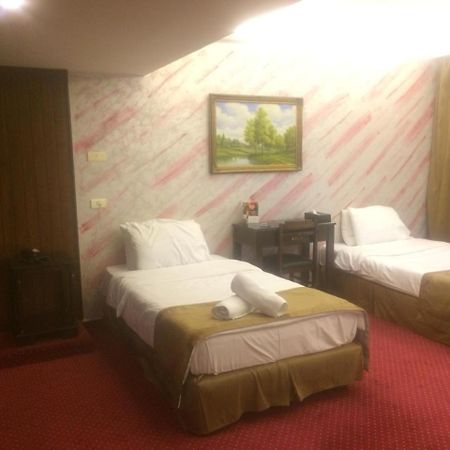 Queens Land Hotel จูนิเย ภายนอก รูปภาพ
