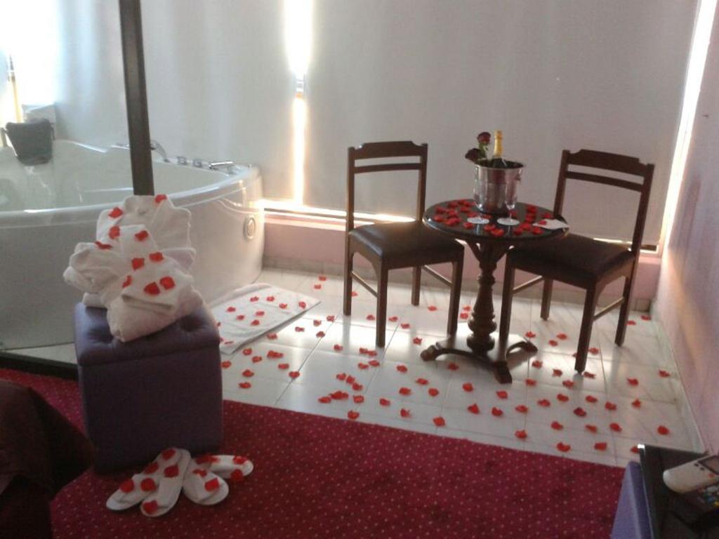 Queens Land Hotel จูนิเย ภายนอก รูปภาพ
